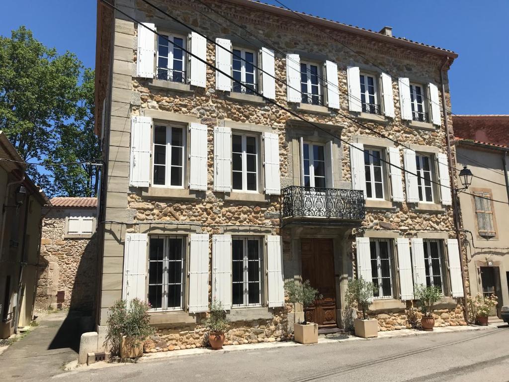 front view bed and breakfast maison la vie est belle